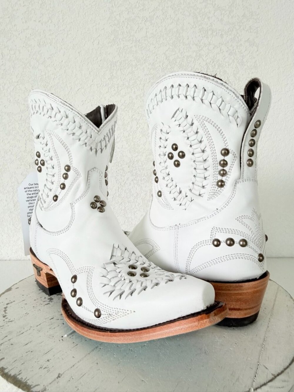 Lane Boots COSSETTE White Cowboy Booties Womens 6 Western Snip Toe Short Ankle